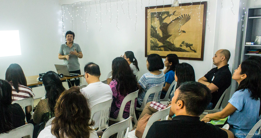 2017 03 31 First haribon membership orientation of 2017 head Ms. Arlie Endonila Photo by Zaira Tan 900 wide